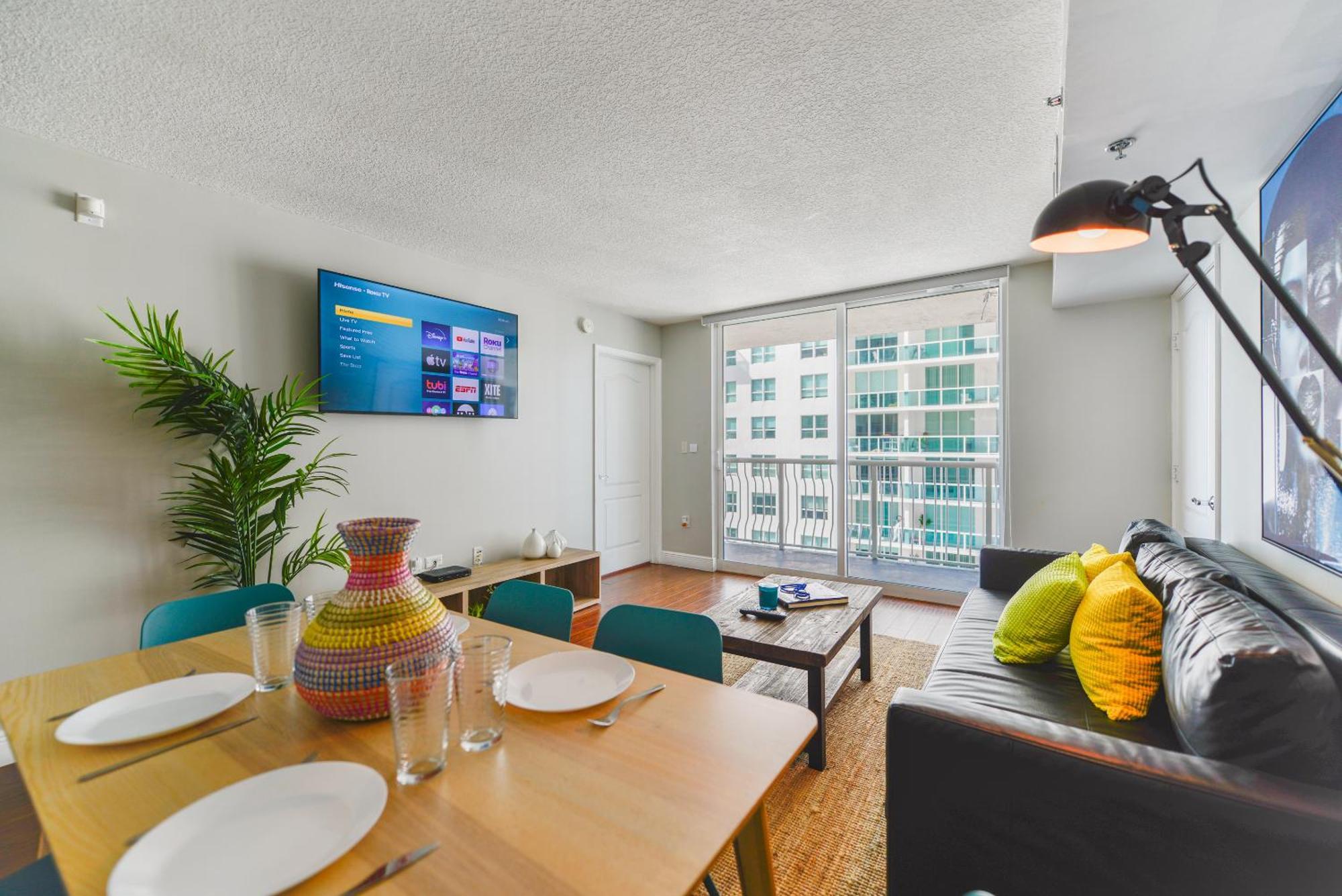 Amazing 3 Bedroom Condo At Brickell With Pool Miami Zewnętrze zdjęcie