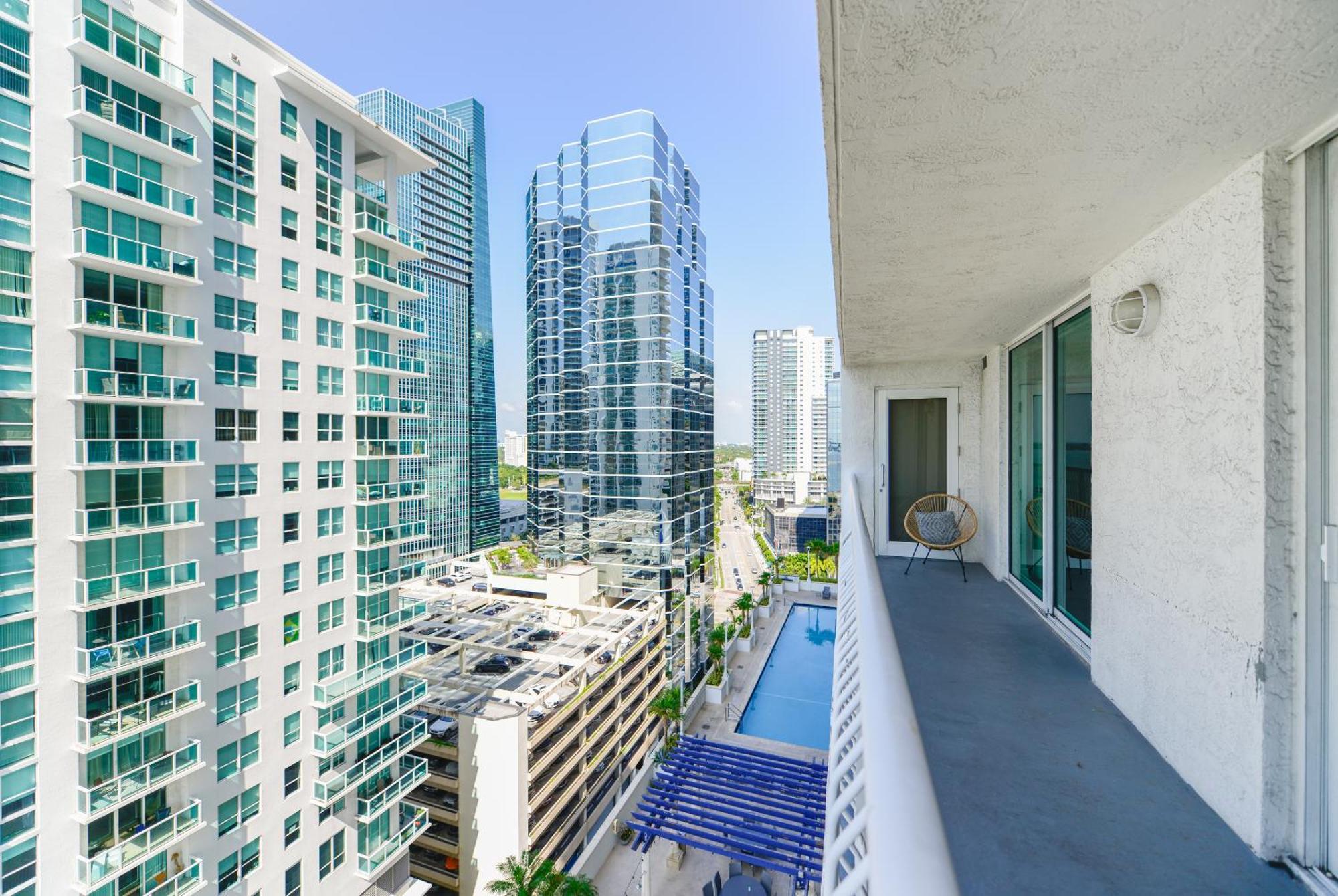 Amazing 3 Bedroom Condo At Brickell With Pool Miami Zewnętrze zdjęcie