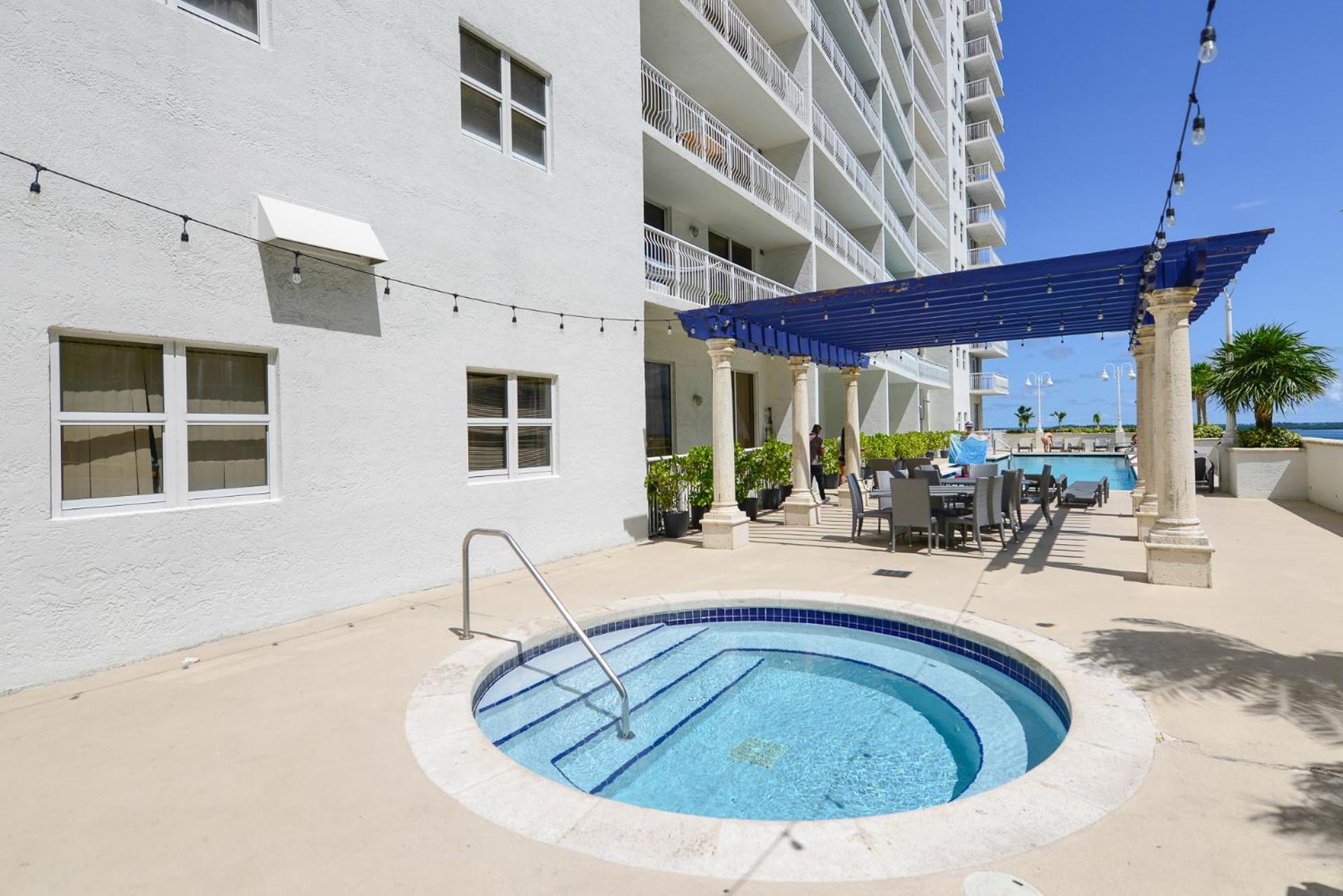 Amazing 3 Bedroom Condo At Brickell With Pool Miami Zewnętrze zdjęcie